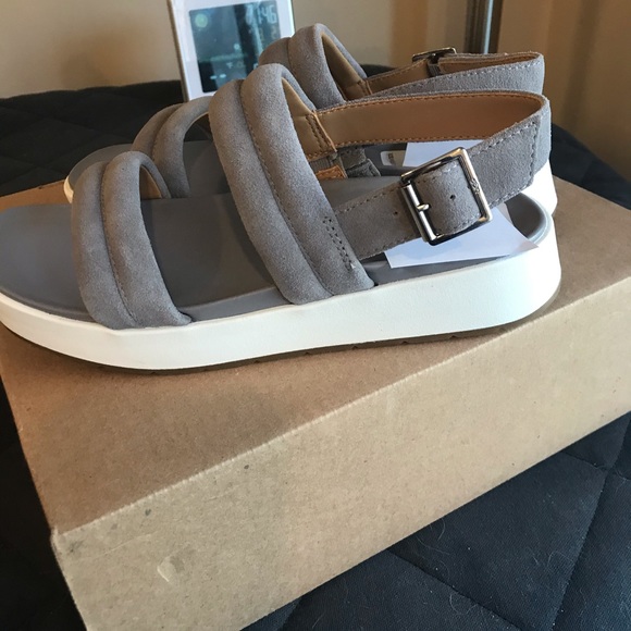 Ugg sandals - Picture 4 of 5